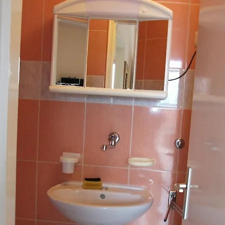 Dusko Apartment Gornji Karin